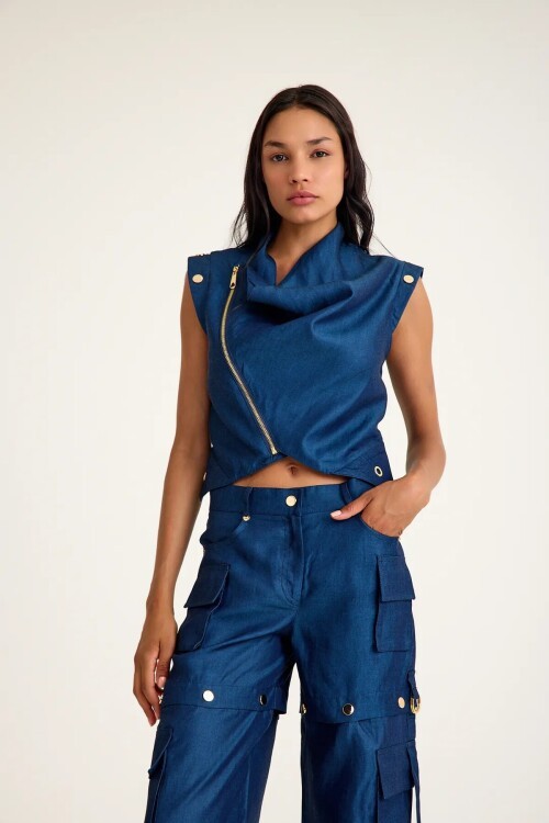 GEMMA SUIT